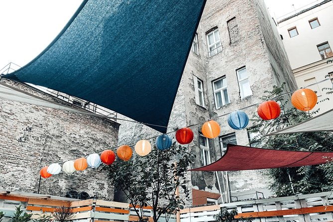 secret-ruin-bar-crawl-in-budapest-with-a-local