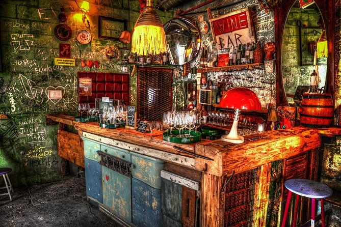 secret-ruin-bar-crawl-in-budapest-with-a-local