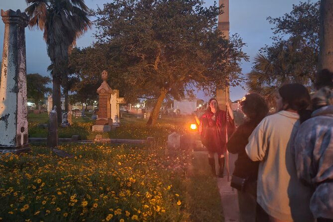 secret-society-cemetery-walking-tour-in-galveston