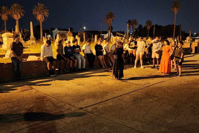 secret-society-cemetery-walking-tour-in-galveston