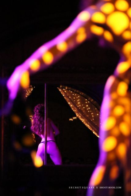 secret-square-paris-parisian-strip-tease-cabaret-ticket