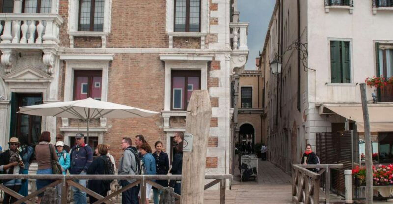 secret-venice-gondola-tour