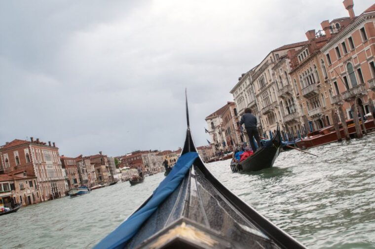 secret-venice-gondola-tour