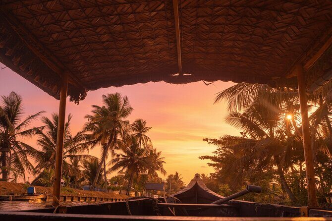 Secret Village Canoeing in Alleppey Backwaters - Key Points