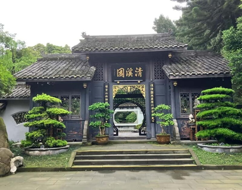 Secrets Dujiangyan & Intangible Cultural Legacy Private Tour - Key Points