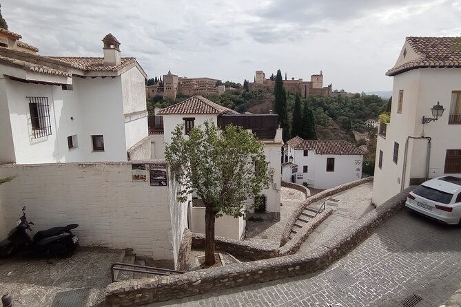 secrets-of-dynasties-royals-quest-experience-in-granada