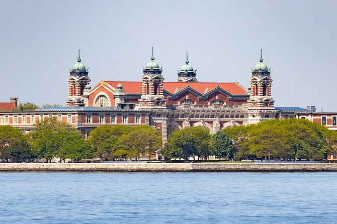 secrets-of-the-statue-of-liberty-and-ellis-island-guided-tour