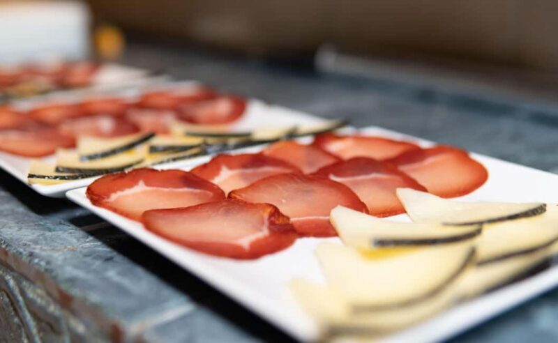 Secrets of Wine: Immersion in the Winery and Professional Tasting - A Look at the Experience