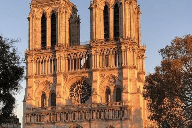 see-15-plus-paris-sights-tour-and-fun-perfume-experience