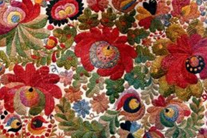 see-the-most-colorful-folklife-in-hungay-matyo-culture-day-trip-from-budapest