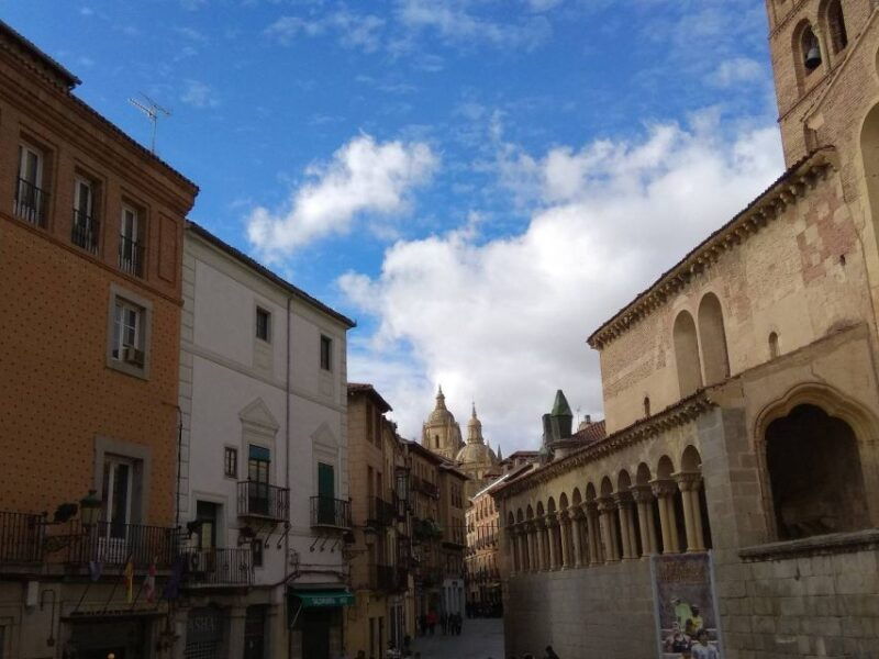 segovia-guided-walking-tour-with-alcazar-entry
