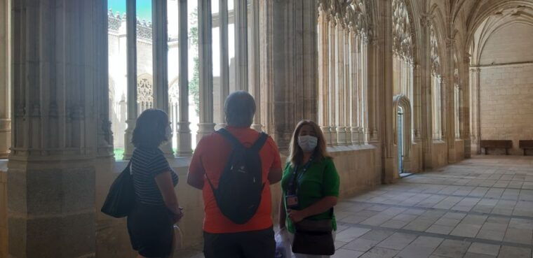 segovia-guided-walking-tour-with-cathedral-alcazar-entry