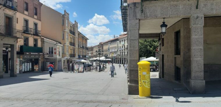 segovia-guided-walking-tour-with-cathedral-alcazar-entry
