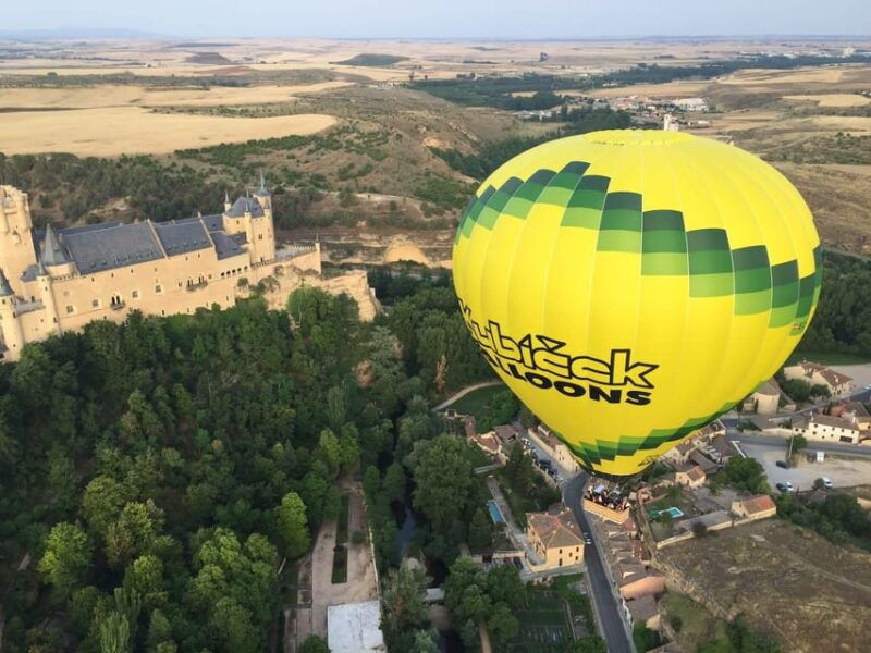 segovia-hot-air-balloon-flight-with-picnic-and-cava