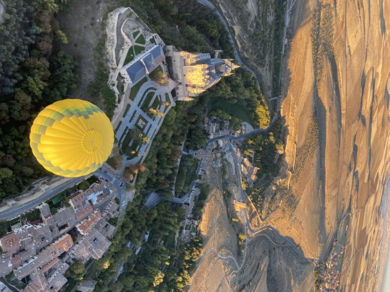 segovia-hot-air-balloon-flight-with-picnic-and-cava