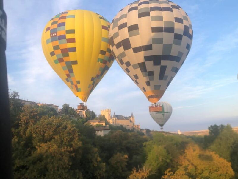segovia-hot-air-balloon-flight-with-picnic-and-cava