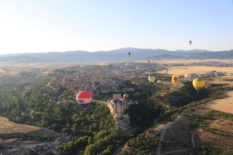 segovia-hot-air-balloon-flight-with-picnic-and-cava