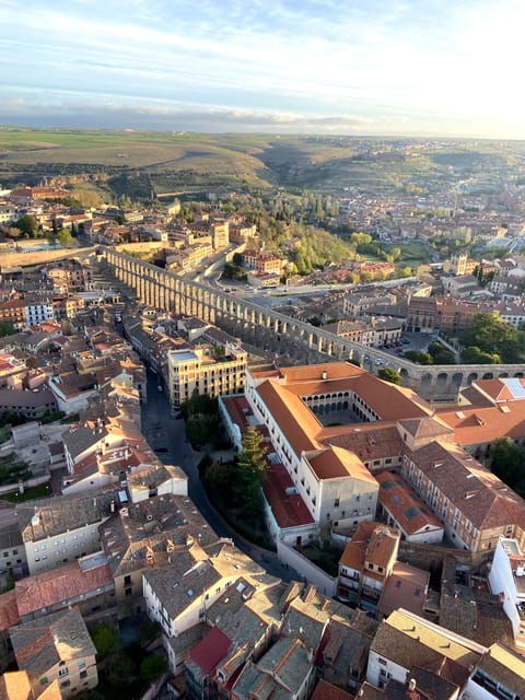 segovia-hot-air-balloon-ride-with-cava-toast-picnic