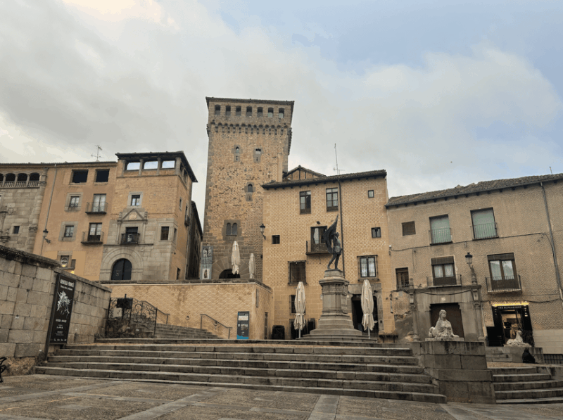 segovia-private-tour-with-alcazar-cathedral-and-wine-tasting