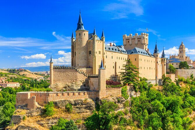 Segovia Tour with Guided Walking Tour Included - The Journey Begins: Transportation and Meeting Details