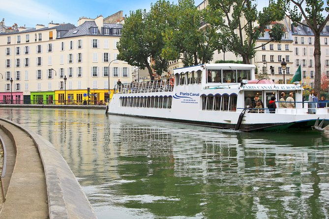 seine-river-cruise-and-paris-canals-tour
