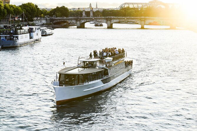 seine-river-direct-access-guided-cruise-by-vedettes-de-paris