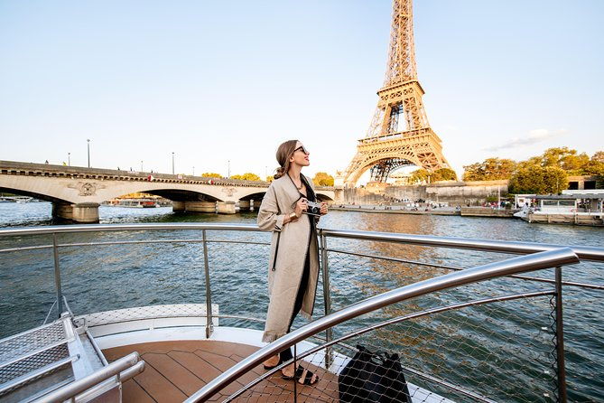 seine-river-guided-cruise-champagne-option-by-vedettes-de-paris-2