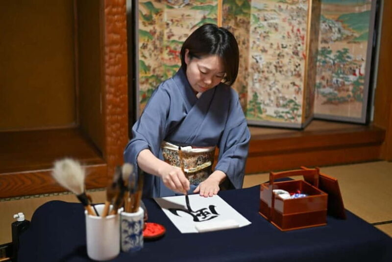 Sekigahara: Calligraphy Workshop with Uchiwa or Sensu - An In-Depth Look at the Calligraphy Workshop Experience