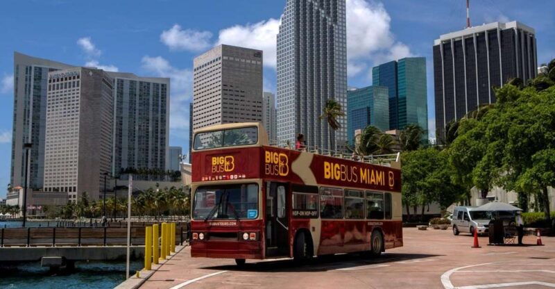 select-pass-bus-tour-celebrity-homes-cruise-and-artechouse
