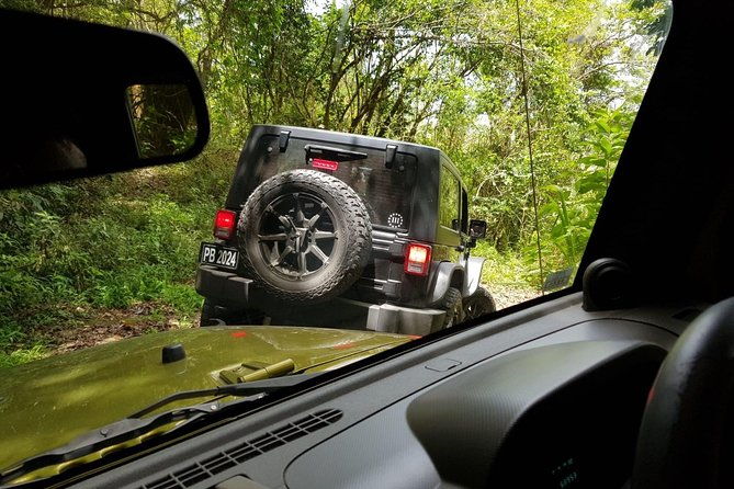 self-drive-4x4-off-road-jeep-wrangler-beach-chill