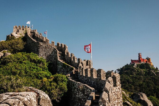 self-drive-tour-in-sintra-pena-palace-moorish-castle-2