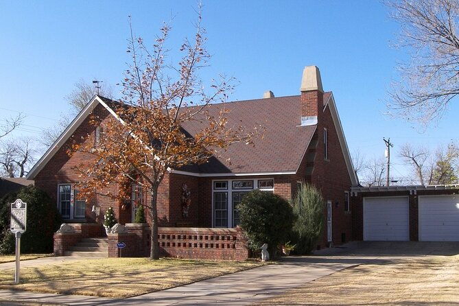 self-guided-amarillo-scavenger-hunt-amarillo-art-elms