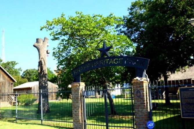 self-guided-arlington-scavenger-hunt-what-dreams-are-made-of