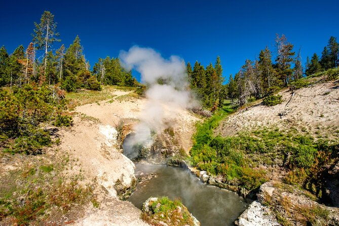 self-guided-audio-driving-tour-in-yellowstone-national-park