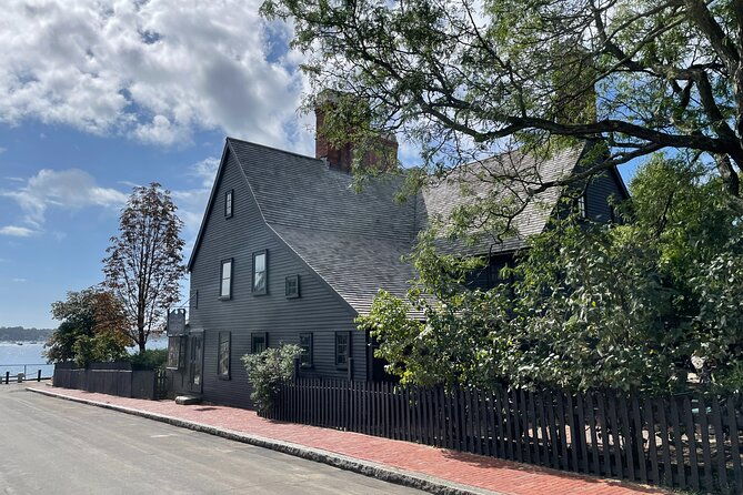 self-guided-audio-tour-hawthornes-haunts-haunted-walking-tour-salem