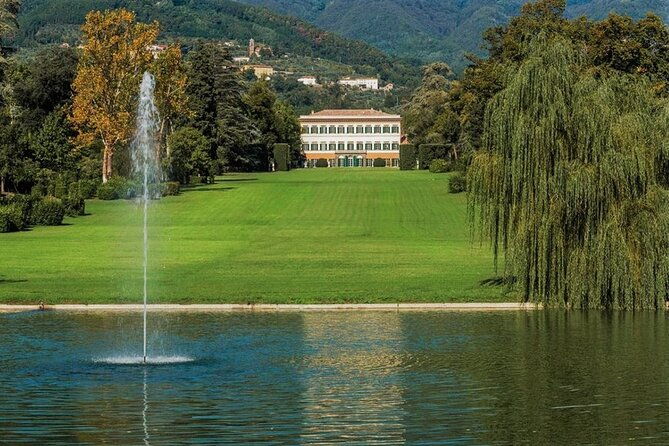 self-guided-bike-tour-in-the-nature-to-villa-reale