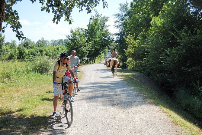 self-guided-bike-tour-in-the-nature-to-villa-reale