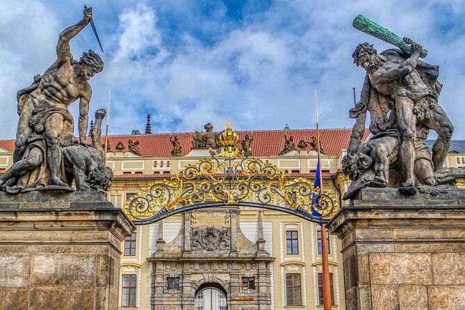 self-guided-city-audio-tour-in-prague-castle-no-ticket