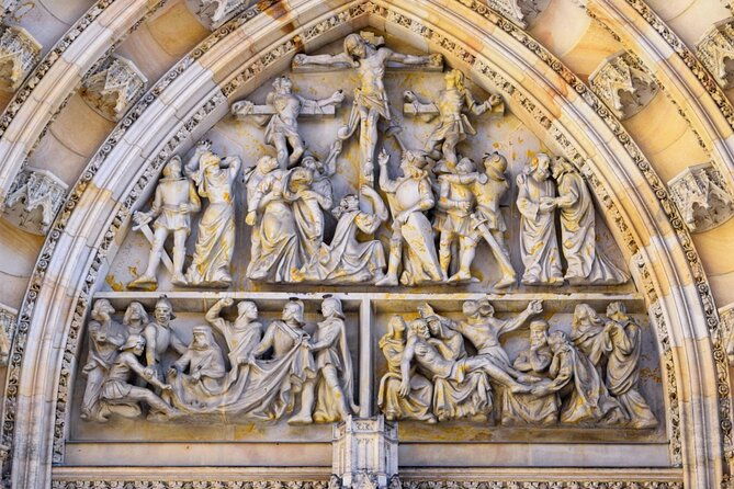 self-guided-city-audio-tour-in-prague-castle-no-ticket