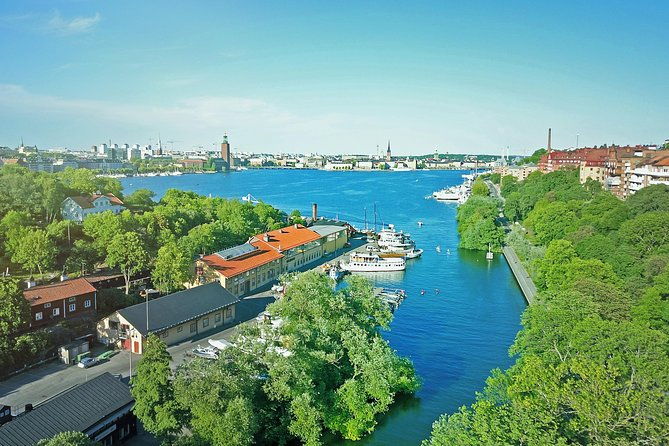 self-guided-kayak-adventure-in-central-stockholm-two-man-kayak