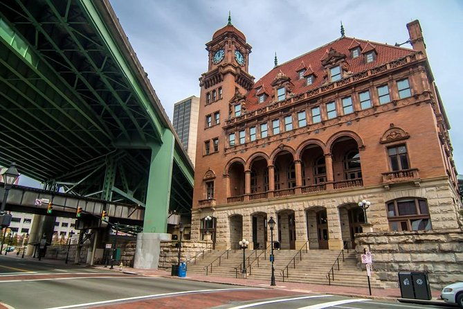 self-guided-richmond-scavenger-hunt-city-center-spectacles