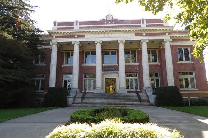 self-guided-scavenger-hunt-eugene-waddle-around-campus