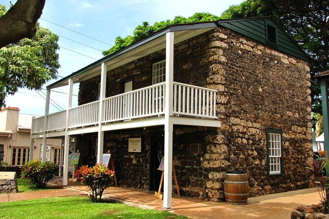 self-guided-scavenger-hunt-lahaina-over-the-rainbow