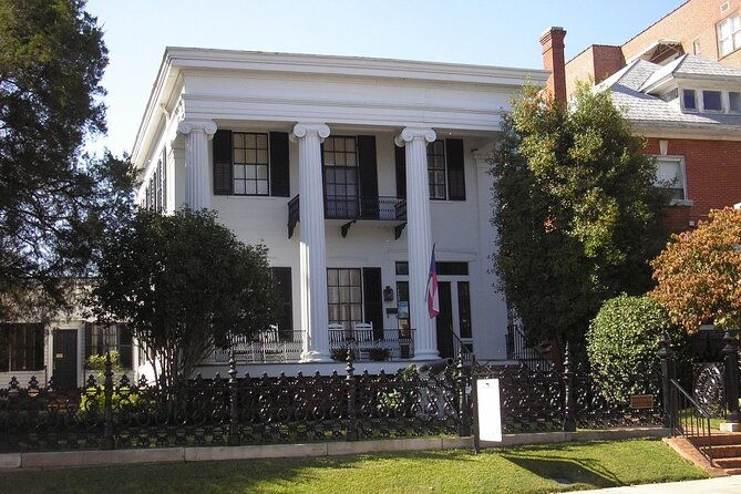 self-guided-scavenger-hunt-the-mysteries-of-macon
