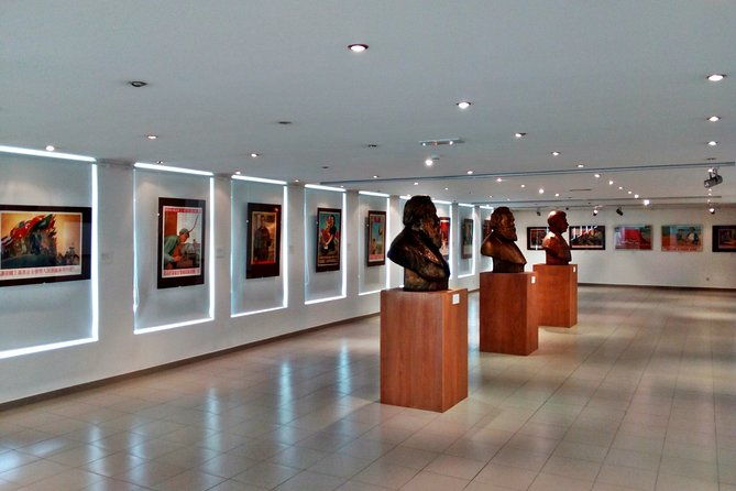 self-guided-tour-in-the-museum-of-socialist-art