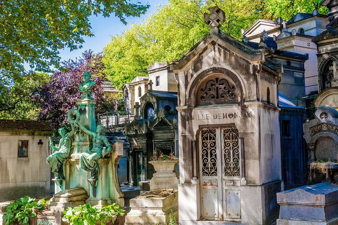 self-guided-tour-of-celebrity-graves-at-pere-lachaise-cemetery