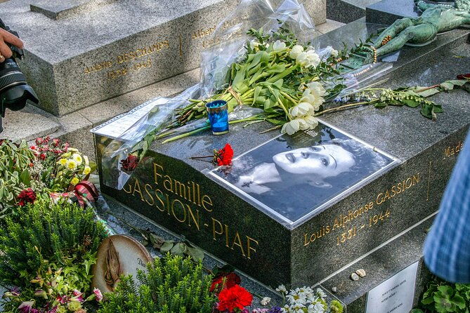 self-guided-tour-of-celebrity-graves-at-pere-lachaise-cemetery