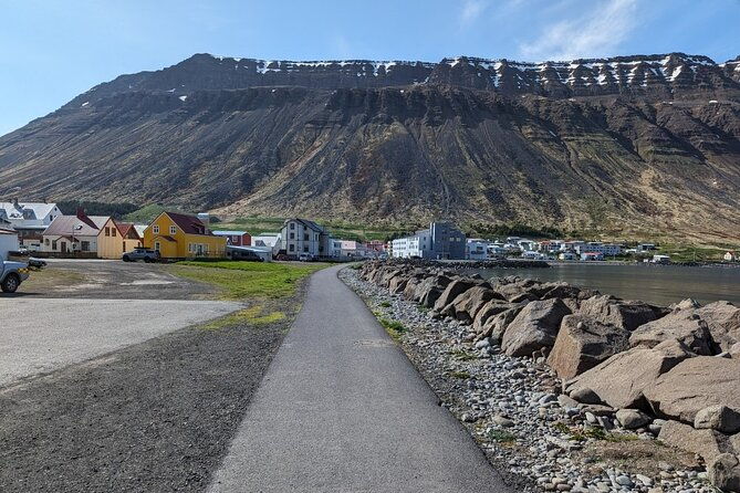 self-guided-tour-of-isafjordur-art-history-and-architecture