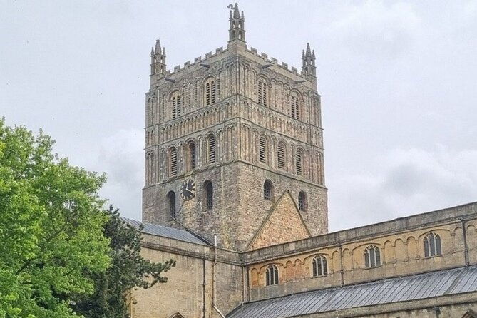 self-guided-walk-from-tewkesbury-abbey-to-victoria-gardens