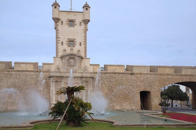 self-guided-walking-tour-of-charming-cadiz